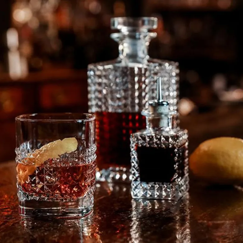 Bormioli Luigi Mixology Elixir Set Whisky Bottiglia e Bicchieri In Vetro - Set 5 Pz