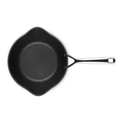 24 cm - Le Creuset Essential Padella Alta Dello Chef Antiaderente Con Doppio Becco In Alluminio
