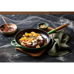 28 cm - Le Creuset Evolution Padella Bassa In Ghisa Vetrificata Con Manico In Legno