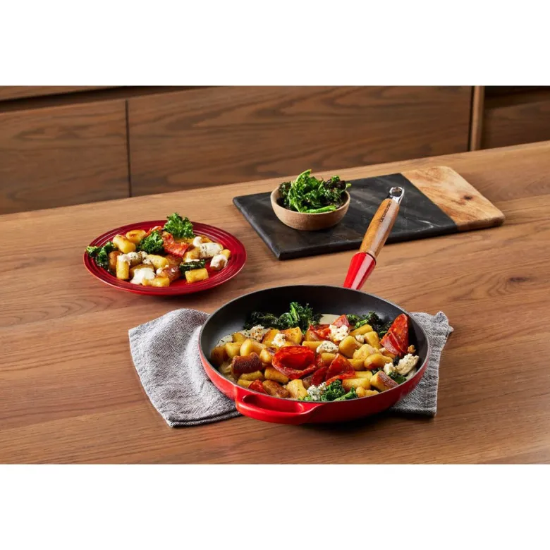 28 cm - Le Creuset Evolution Padella Bassa In Ghisa Vetrificata Con Manico In Legno