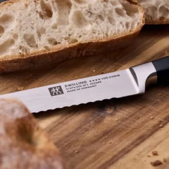 20 cm - Zwilling 4 Stars Coltello Pane Seghettato In Acciaio Inox