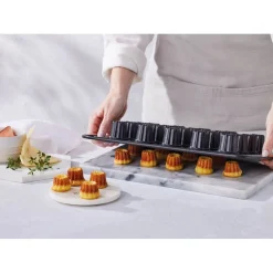 20 Forme - Le Creuset Forme Speciali Stampo Mini Cannelè Antiaderente In Acciaio al Carbonio
