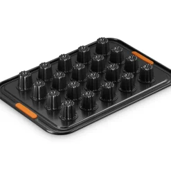 20 Forme - Le Creuset Forme Speciali Stampo Mini Cannelè Antiaderente In Acciaio al Carbonio