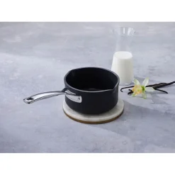 Le Creuset Essential Casseruola Doppio Becco Con Manico In Alluminio