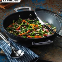 Le Creuset Les Forgées Tegame Basso Antiaderente In Alluminio Con Coperchio